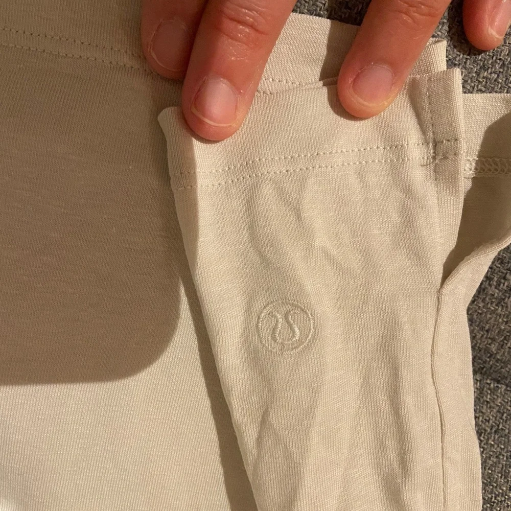 Lululemon classic fit cotton blend long sleeved tee bone size 6 - Picture 9 of 9